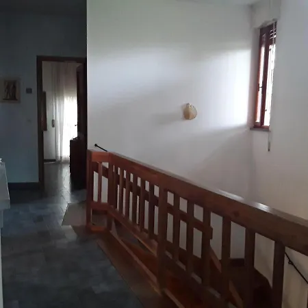 Charming Villa In Tirrenia With Patio فيلة *