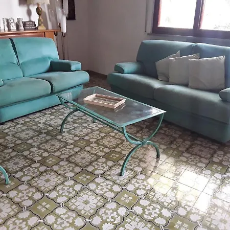 فيلة Charming Villa In Tirrenia With Patio